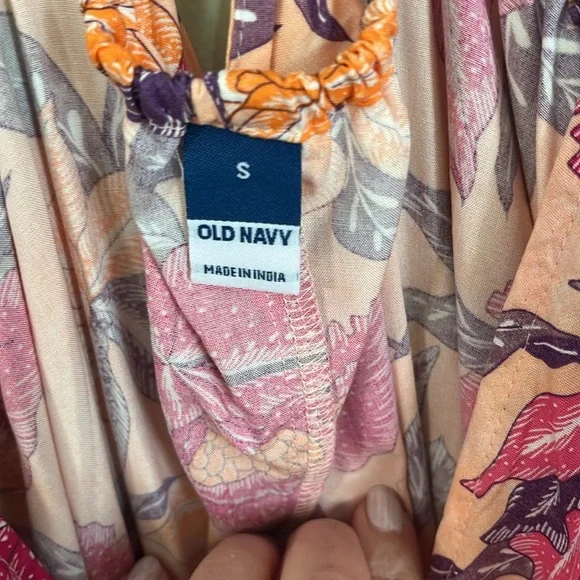 Old Navy sleeveless v- neckline tie back peach Floral Maxi Dress size small